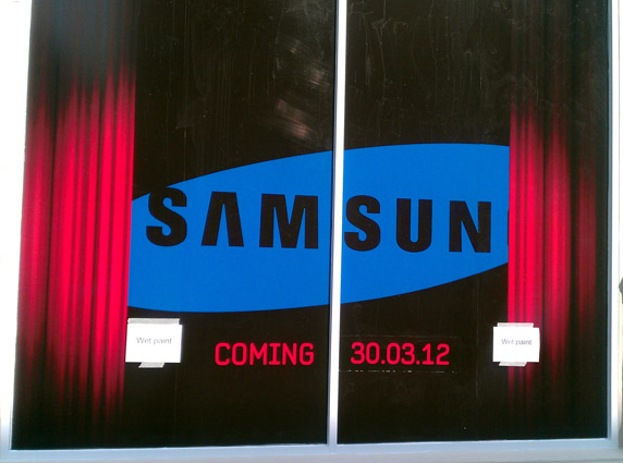 samsung-phones4u-teaser Vad som kunde vara en presentation av Galaxy S III visade sig bara vara en kommande store-in-store för Samsung i UK