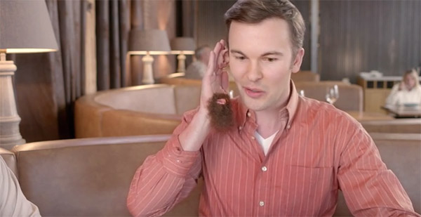 Skum reklamfilm för den böjda mobilen LG G Flex